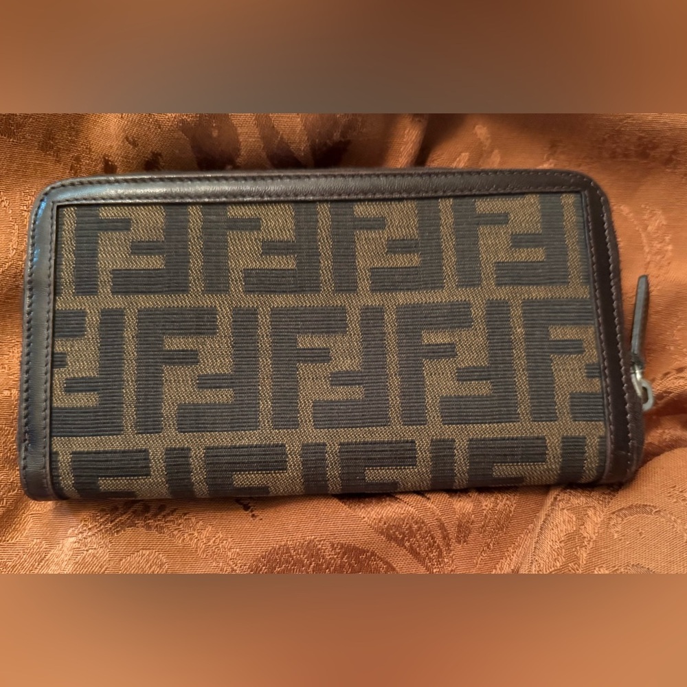 EUC Fendi Zucca Zippy Wallet